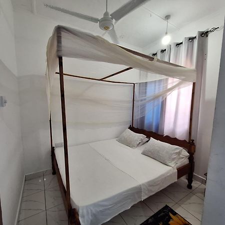 Anna Salama Mtwapa Luaran gambar